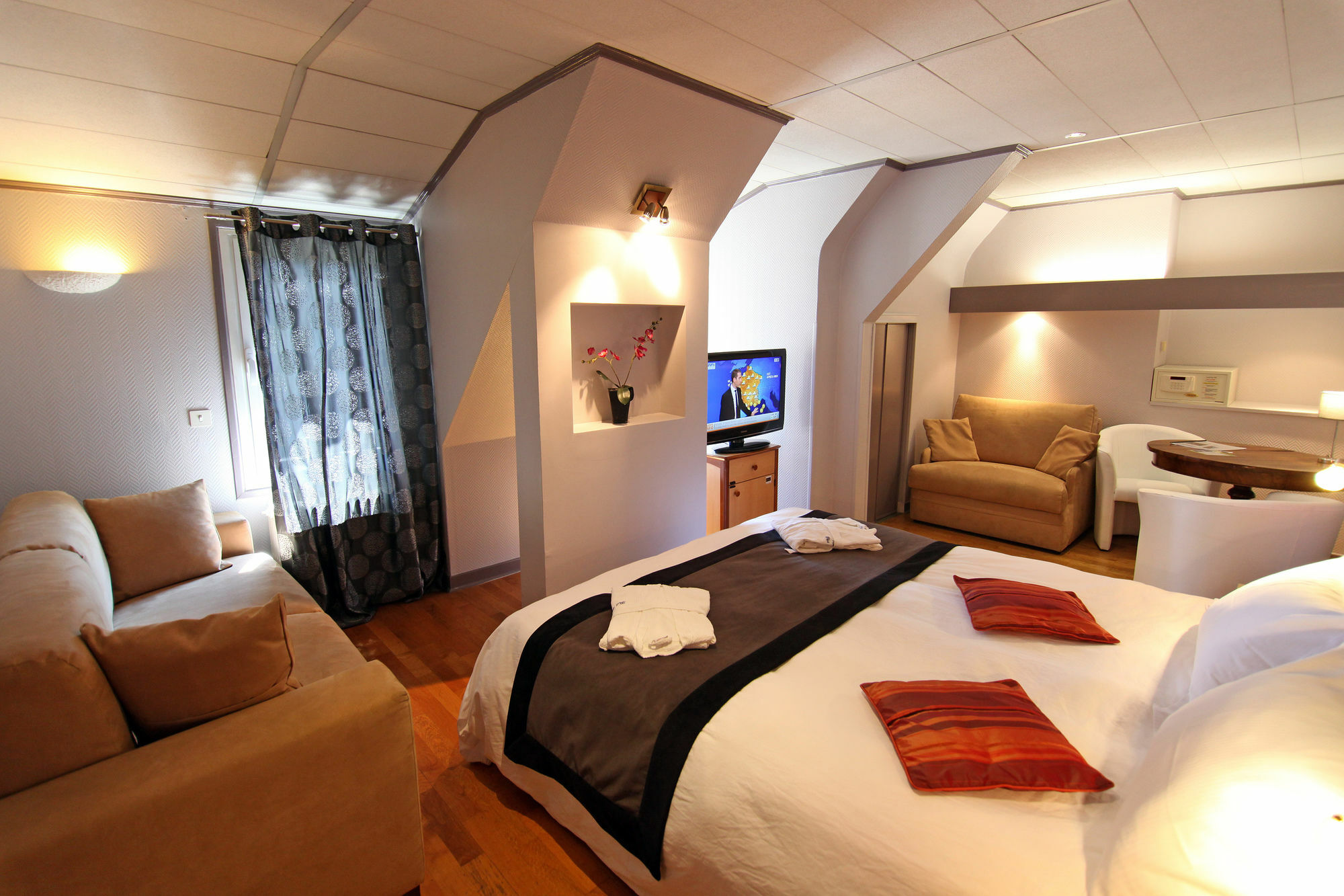 Hotel The Originals Boutique, Du Pont Roupt,